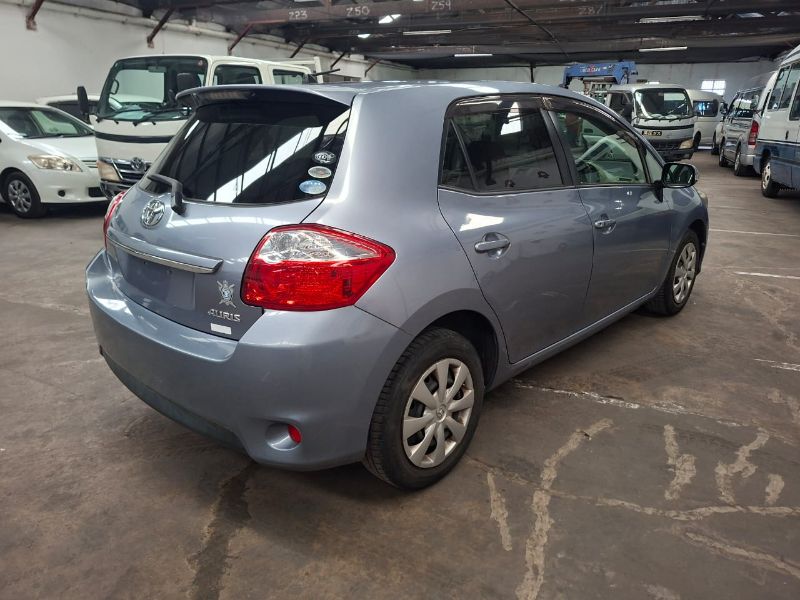 29177  TOYOTA AURIS  2011