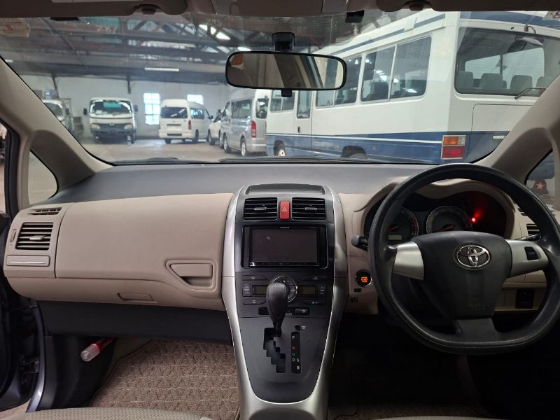 29177  TOYOTA AURIS  2011