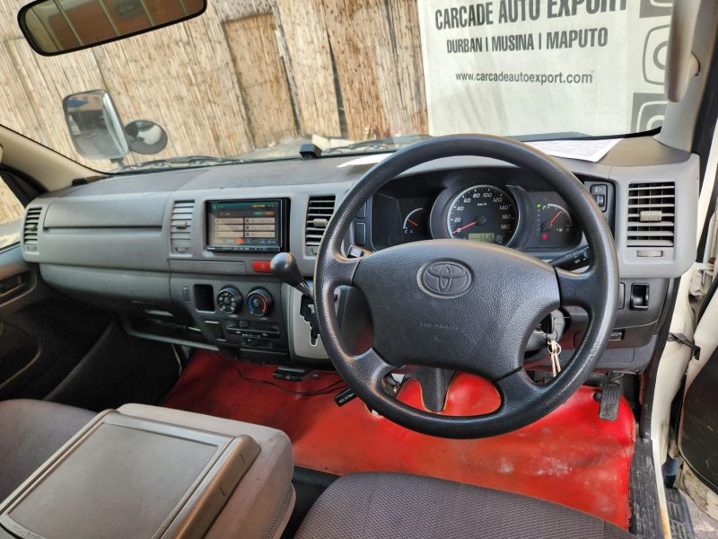 29181  TOYOTA HIACE  2006