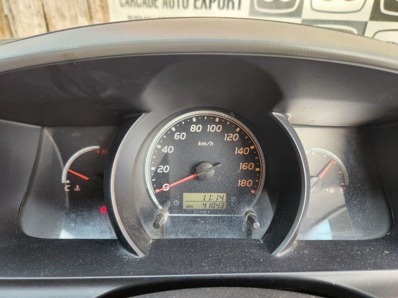 29181  TOYOTA HIACE  2006