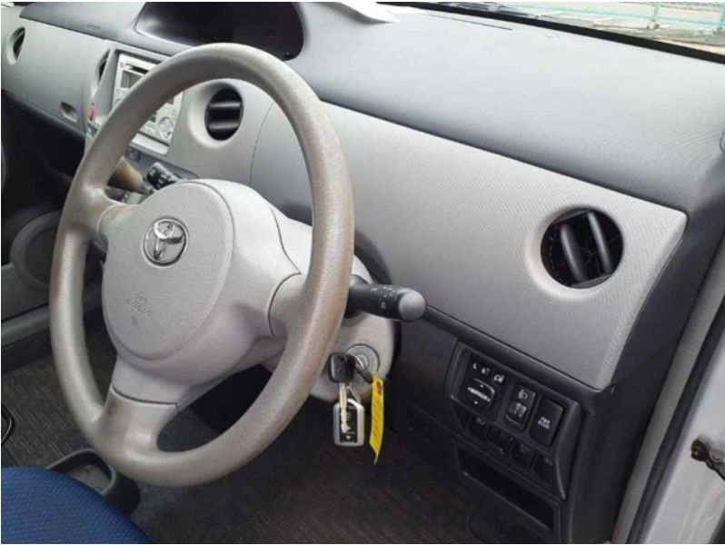  29182  TOYOTA SIENTA  2004  