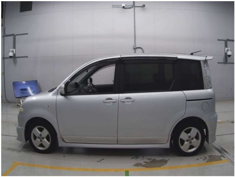 29182  TOYOTA SIENTA  2004  