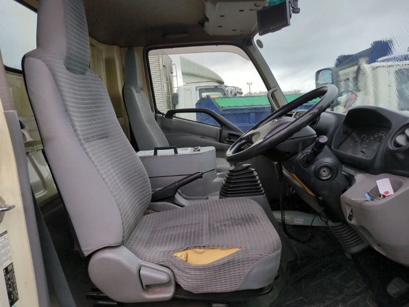  29188  HINO DUTRO  2015  