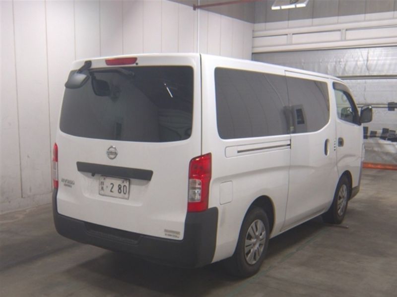  29189  NISSAN CARAVAN  2018  