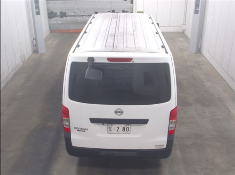  29189  NISSAN CARAVAN  2018  