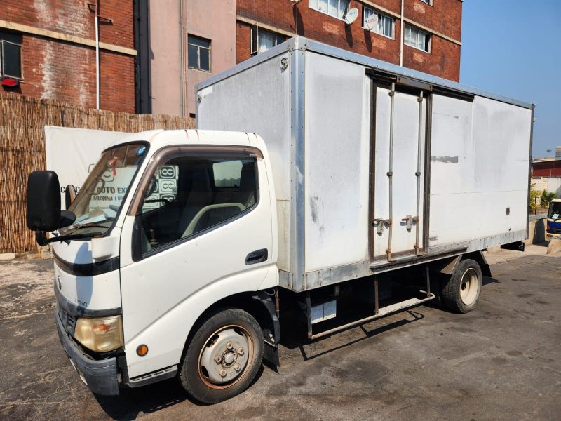 29192  TOYOTA DYNA  2003