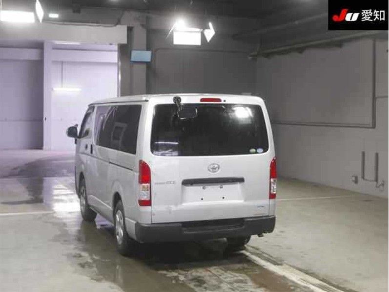  29194  TOYOTA REGIUS  2016  
