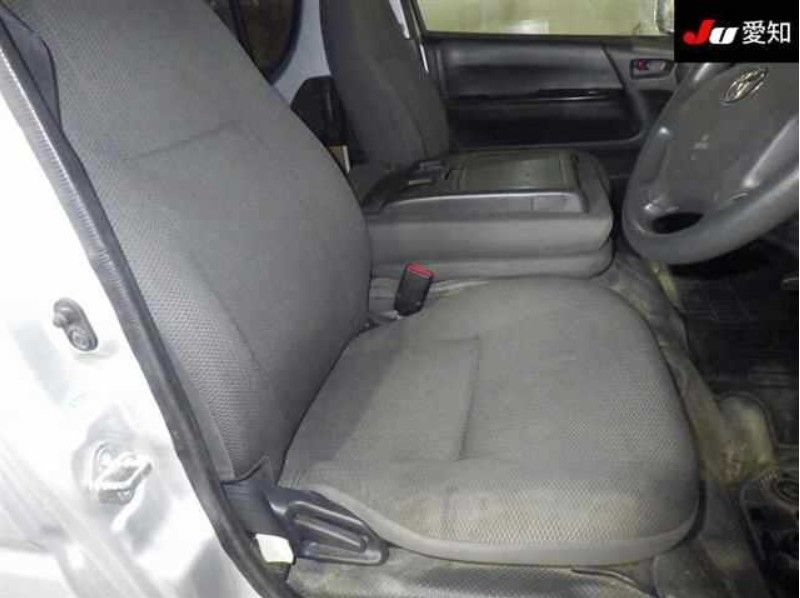  29194  TOYOTA REGIUS  2016  