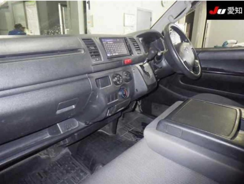 29194  TOYOTA REGIUS  2016  