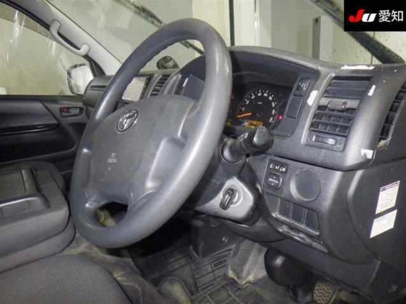  29194  TOYOTA REGIUS  2016  