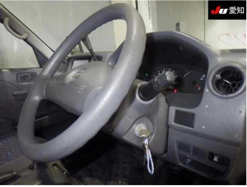  29196  NISSAN CARAVAN  2002  