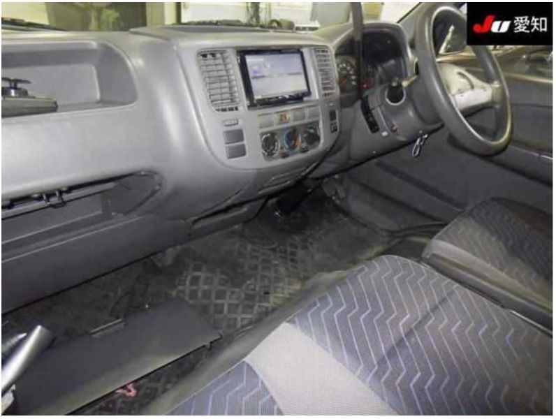  29196  NISSAN CARAVAN  2002  