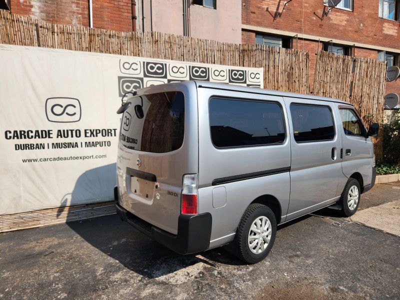 29196  NISSAN CARAVAN  2002