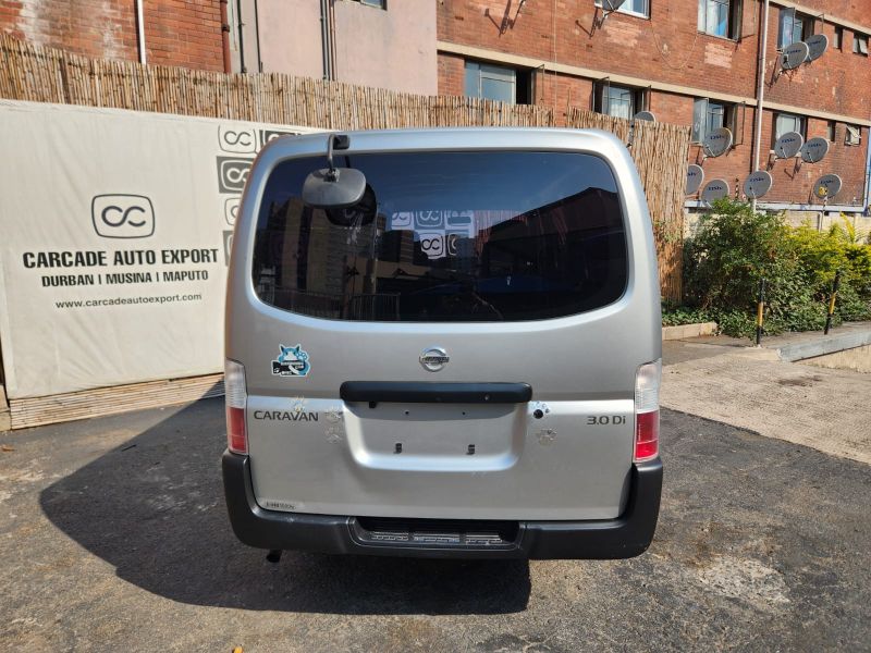 29196  NISSAN CARAVAN  2002