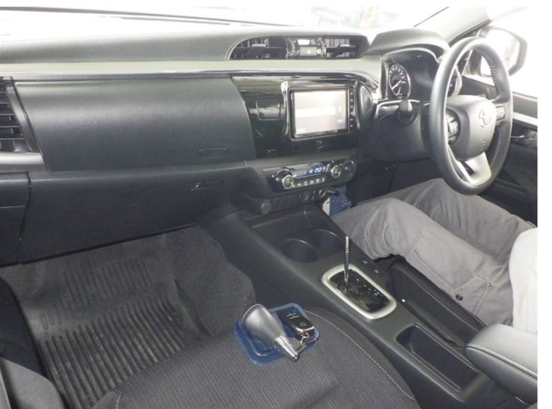  29204  TOYOTA HILUX  2021  