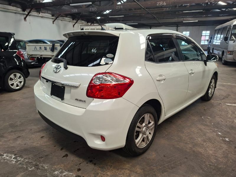 29209  TOYOTA AURIS  2011