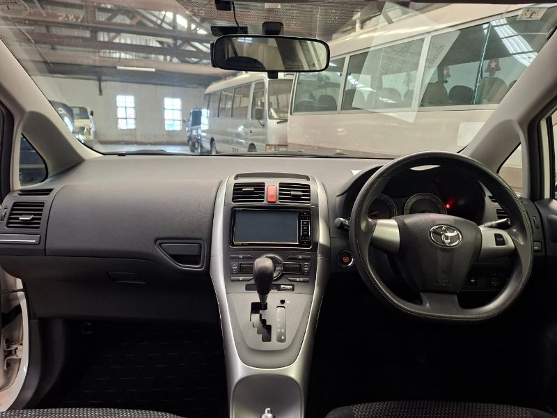 29209  TOYOTA AURIS  2011