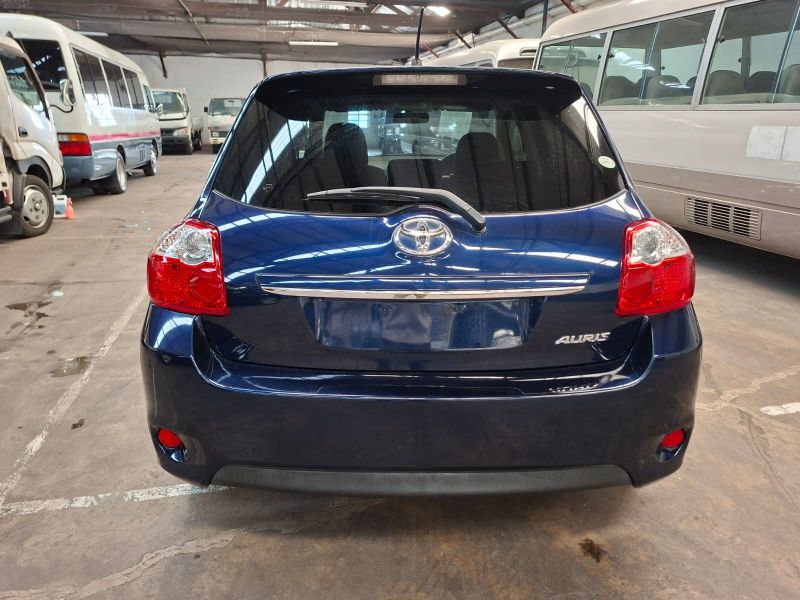 29210  TOYOTA AURIS  2012  