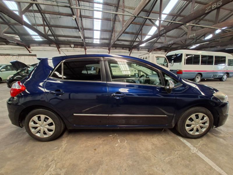  29210  TOYOTA AURIS  2012  