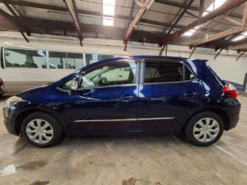  29210  TOYOTA AURIS  2012  