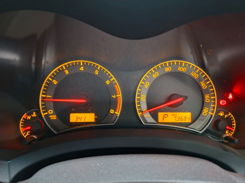  29210  TOYOTA AURIS  2012  