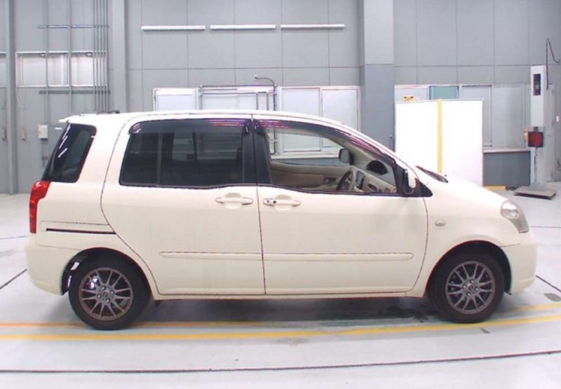  29211  TOYOTA RAUM  2005  