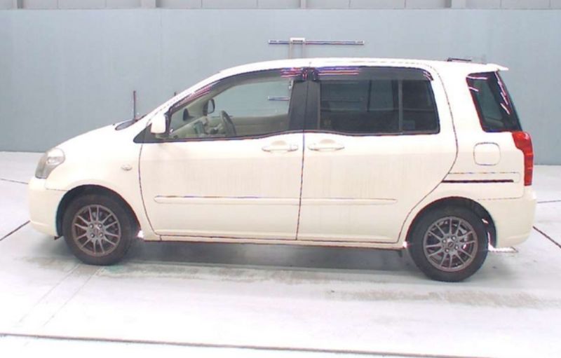  29211  TOYOTA RAUM  2005  