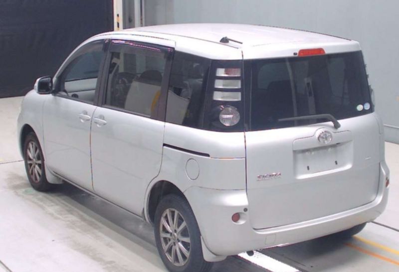  29212  TOYOTA SIENTA  2009  
