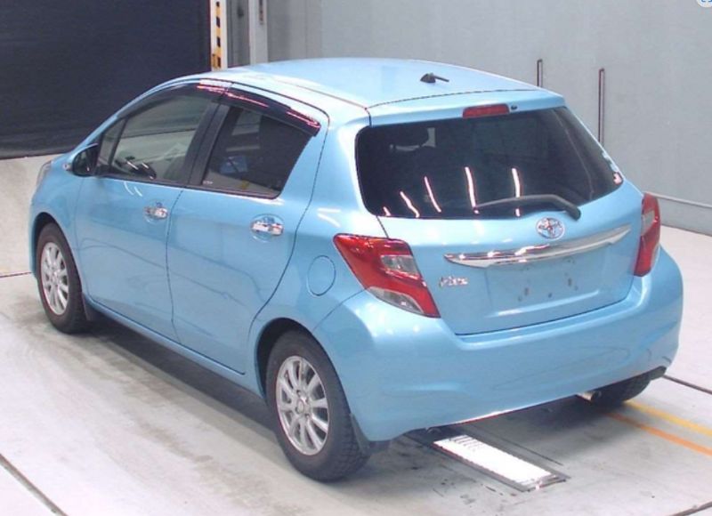  29214  TOYOTA VITZ  2016  