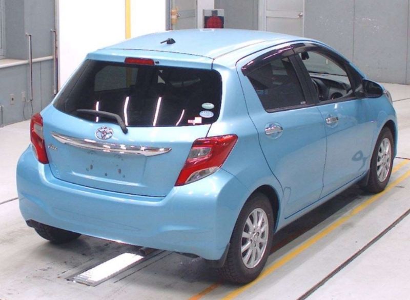 29214  TOYOTA VITZ  2016  