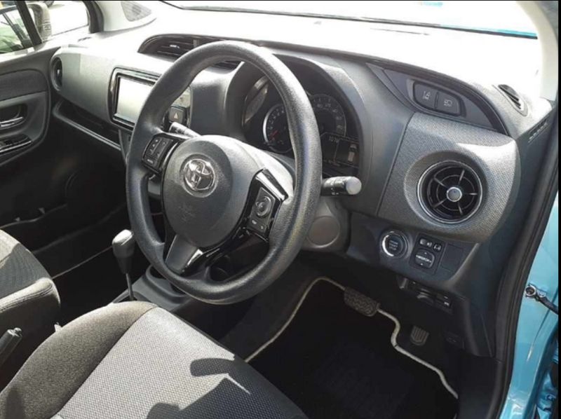  29214  TOYOTA VITZ  2016  