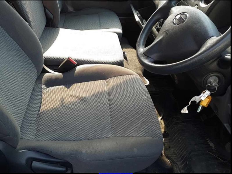 29215  NISSAN CARAVAN  2017  