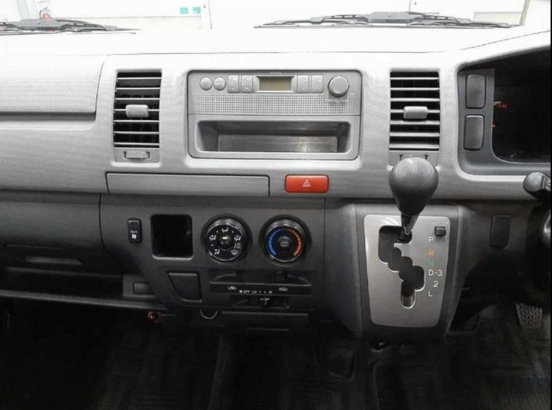  29216  TOYOTA HIACE -V  2005  