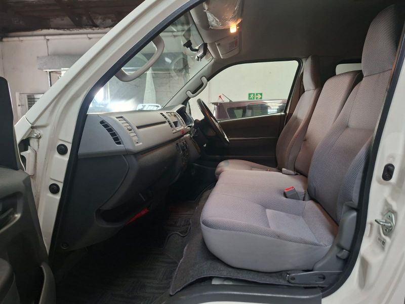  29216  TOYOTA HIACE -V  2005  