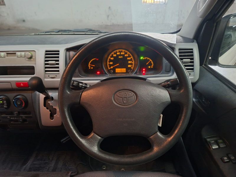  29216  TOYOTA HIACE -V  2005  