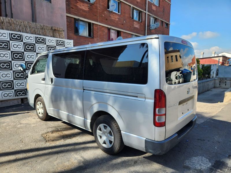  29221  TOYOTA REGIUS  2006  