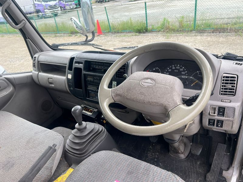  29228  HINO DUTRO  2003  