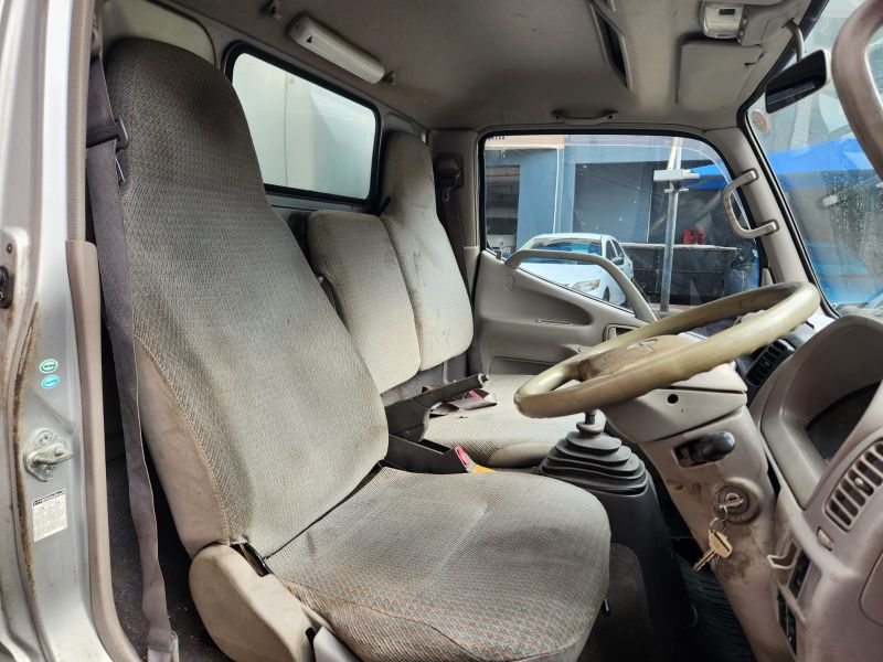 29228  HINO DUTRO  2003