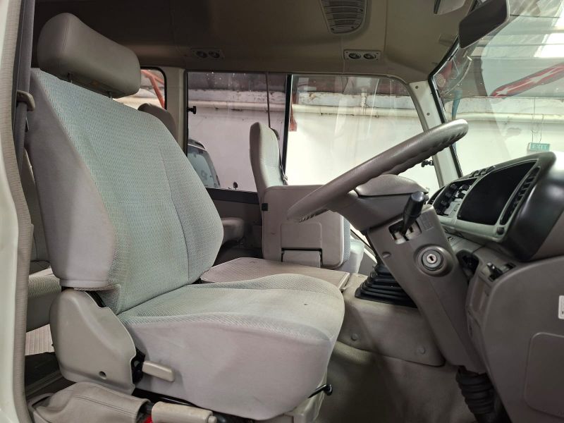  29241  TOYOTA COASTER  2003  