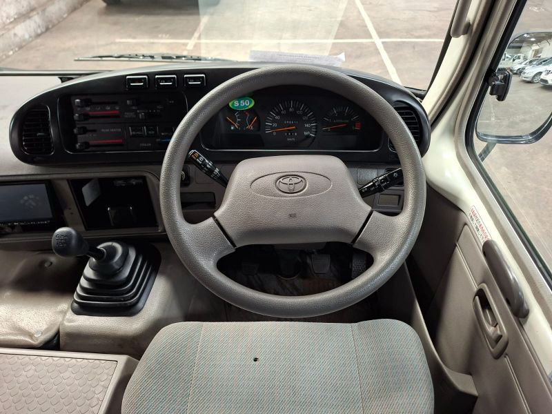  29241  TOYOTA COASTER  2003  