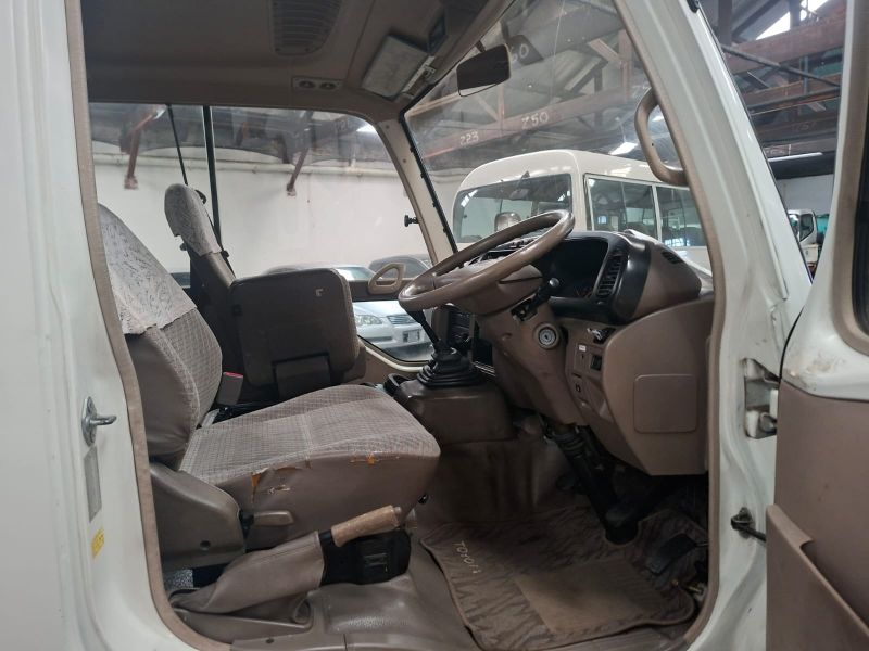  29248  TOYOTA COASTER  1999  