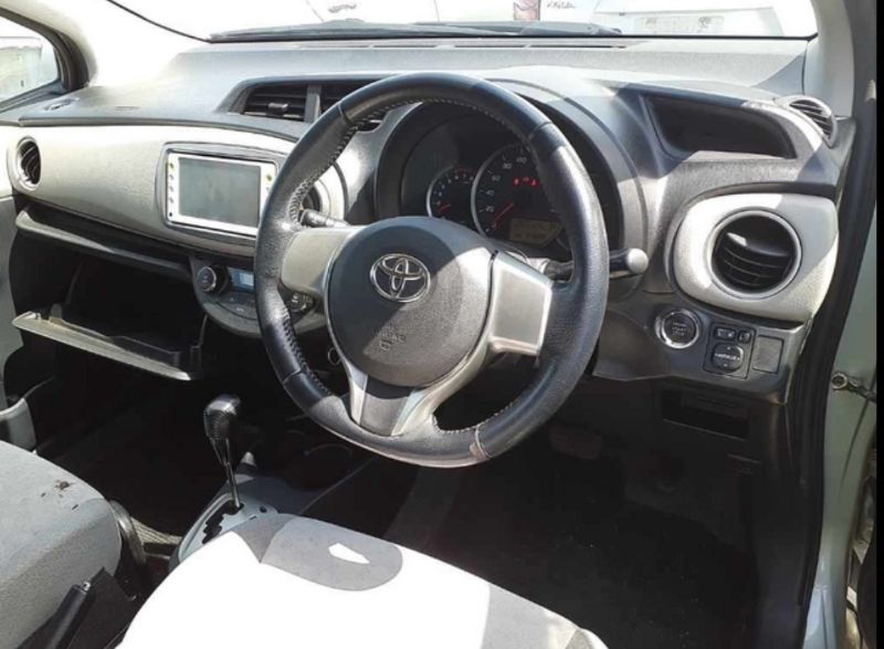  29257  TOYOTA VITZ  2012  