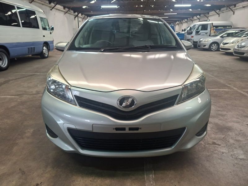  29257  TOYOTA VITZ  2012 