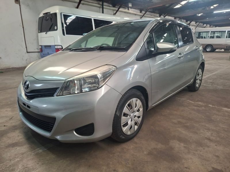  29257  TOYOTA VITZ  2012  