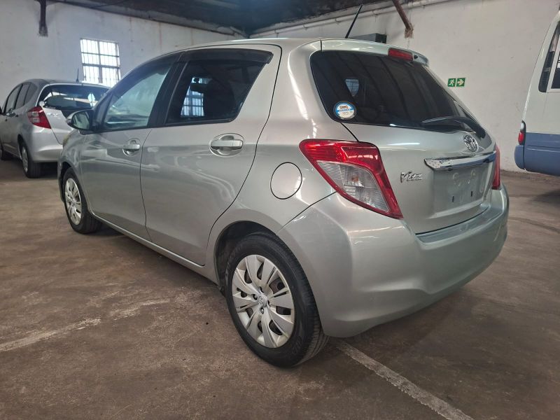  29257  TOYOTA VITZ  2012  