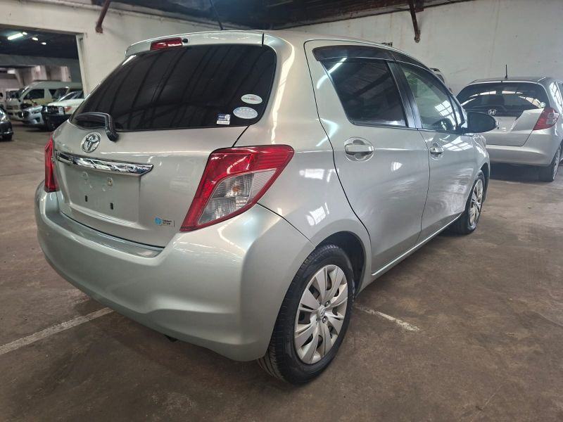  29257  TOYOTA VITZ  2012  
