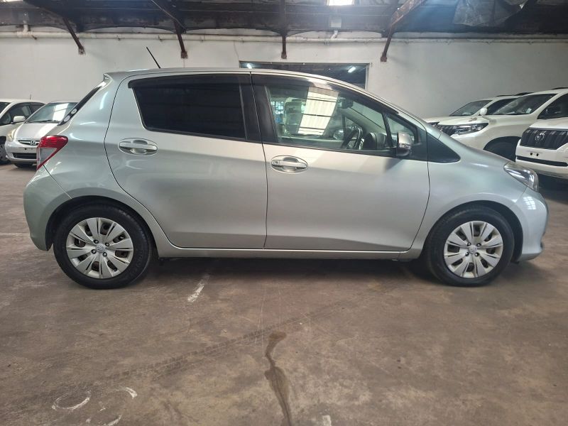  29257  TOYOTA VITZ  2012  