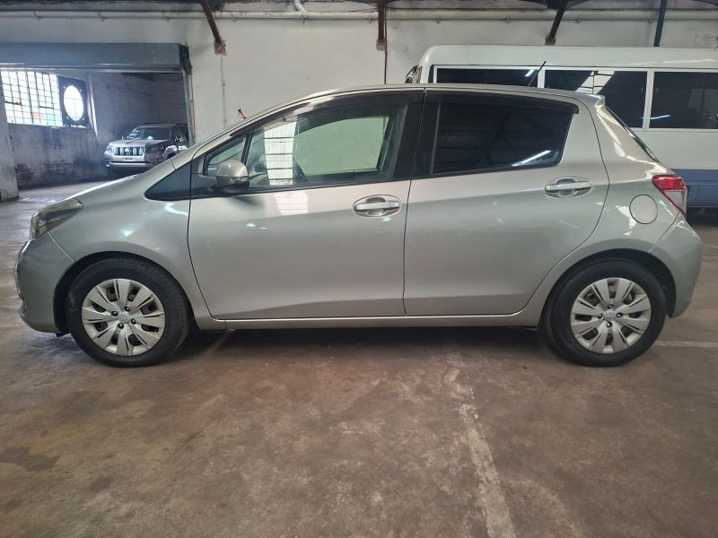  29257  TOYOTA VITZ  2012  