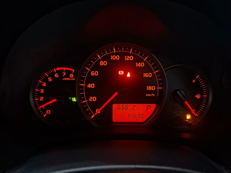  29257  TOYOTA VITZ  2012  