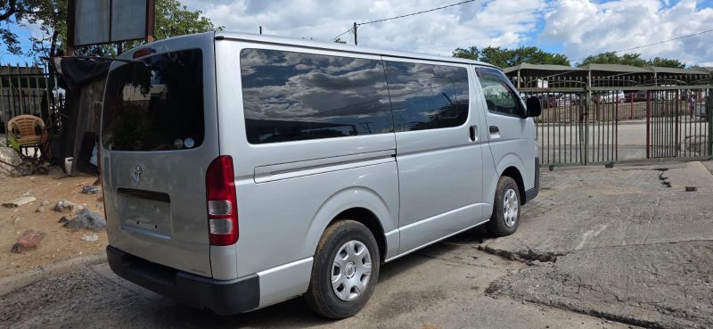  29258  TOYOTA HIACE -V  2016  